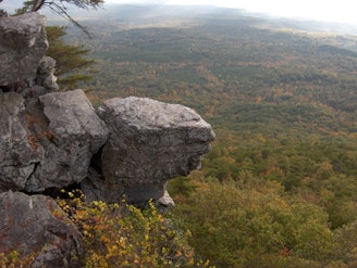 Pulpit_Rock_in_the_Fall.jpg